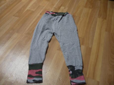 Tepláky vel. 4-5, 110