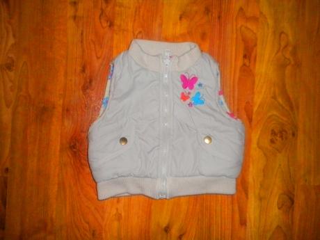 Nádherná vyteplená oboustranná motýlková vestička, 68