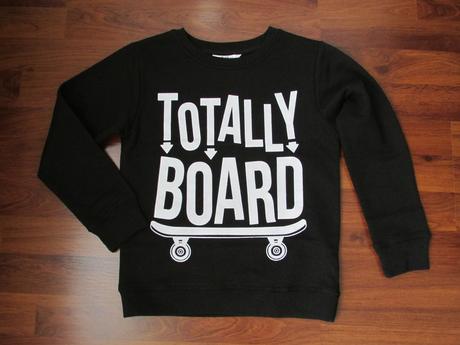 Mikina s nápisem, 122