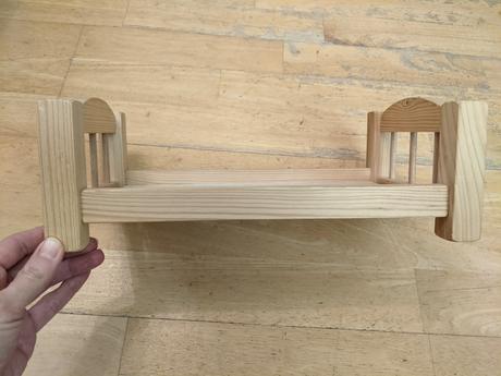 Dřevěná postýlka pro panenky, 