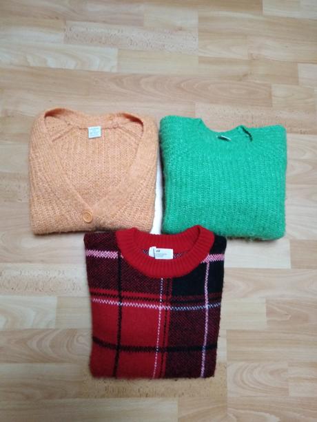 Dívčí svetry vel.146, 146