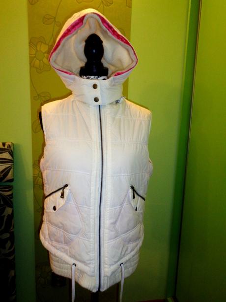 Bílá teplá zimní vesta l/xl, l