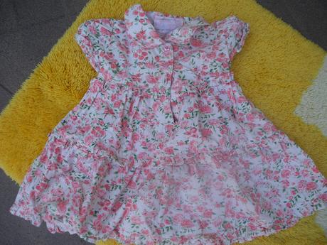 Šaty s kalhotkami, 68