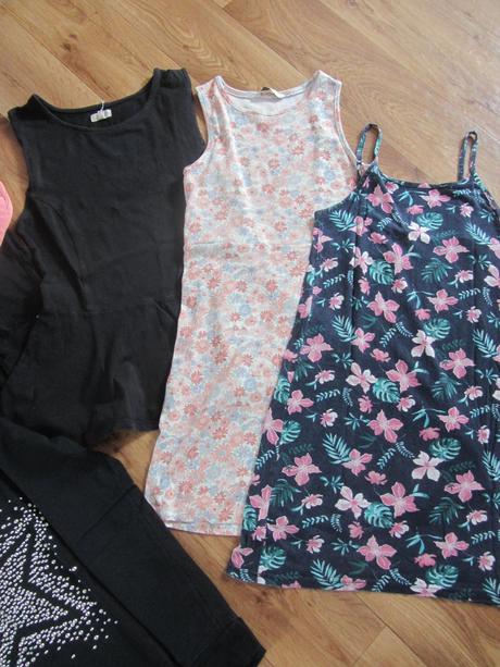 Balík oblečení na holku vel. 11-12 let, 140–152