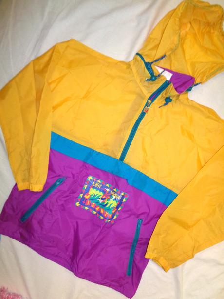 Pěkná barevná šusťáková bunda, 140