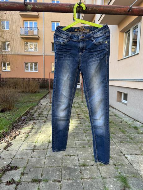 Džíny, 152