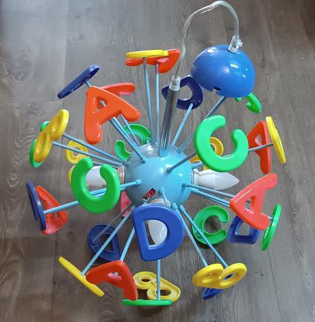 Lustr s písmeny abc do dětského pokoje, 