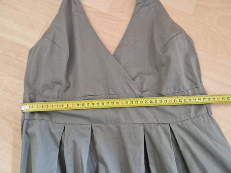 Šaty za krk béžové motivi, l