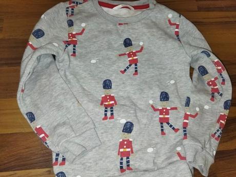 Mikina s vojáky 104, marks & spencer,104