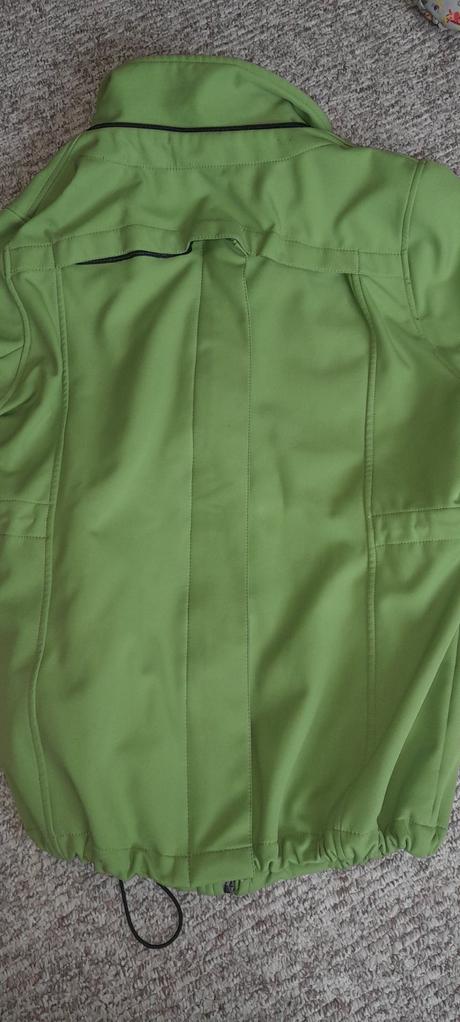 Nosicí bunda adelay, adelay