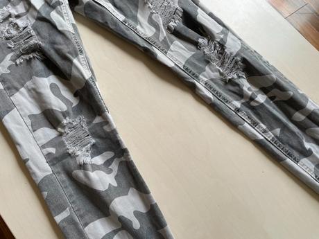 Army maskáče džíny s dírami, vel m možná s, měřte, s