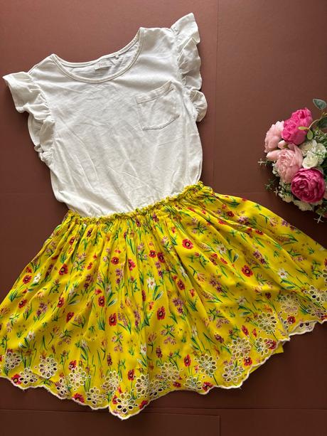 Ob/ šaty s květy a madeirou - v. 9 let zn. next, next,134