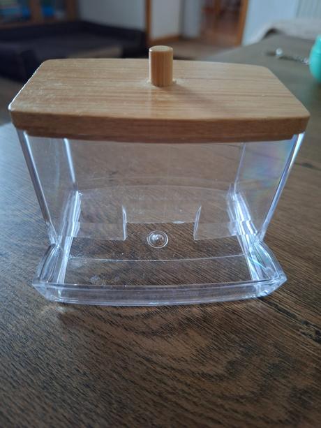 Organizér na vatové tyčinky, 