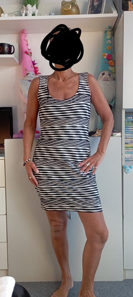 Šaty zn."amisu" vel."l", amisu,l