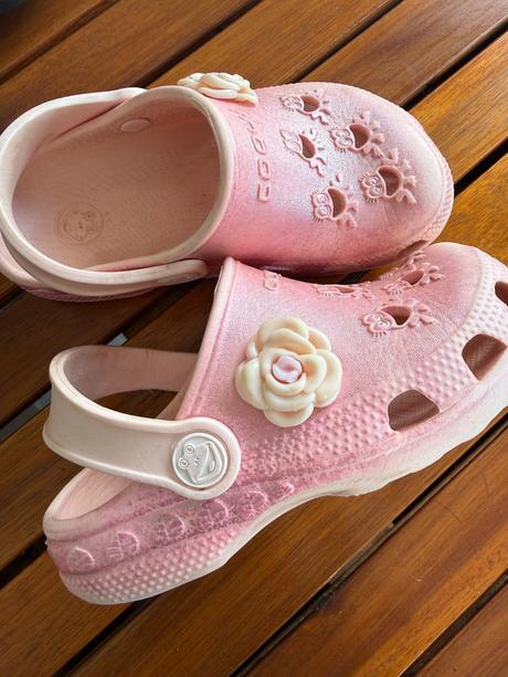 Dívčí pantofle, 27