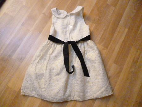 Krajkové šaty vel. 5 l star, 110