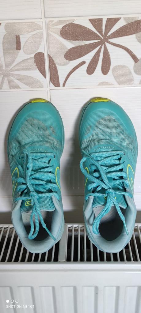 Sportovní boty atletické, 33