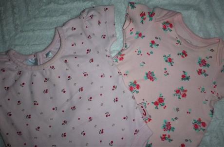 Sada 2 nových body holka půl roku-cena za obě, mamas & papas,68