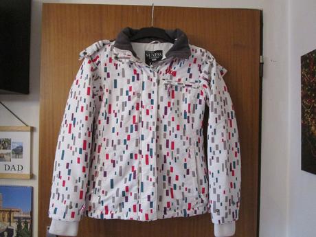 Velmi pěkná lyžařská bunda s odepínací kapucí, kenvelo,xs