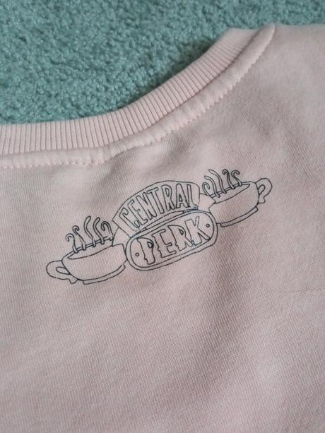 Růžová mikina, 146