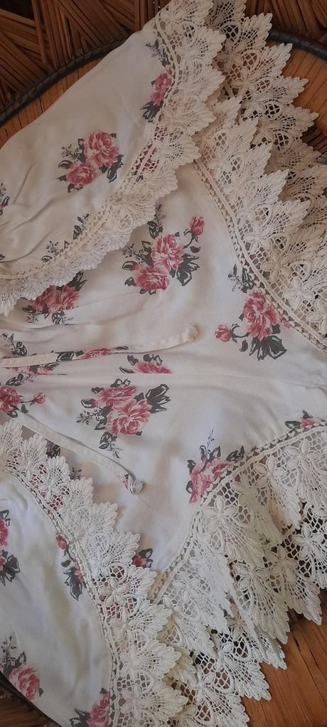 H&m viskózové květinové kraťasy s krajkou, h&m,38