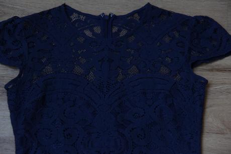 Společenské pouzdrové šaty, 38