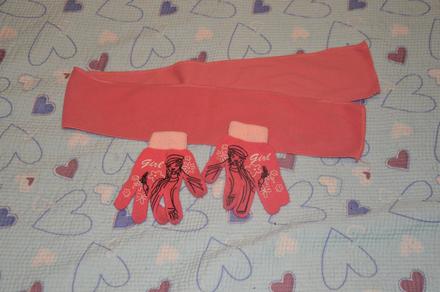 116 122 128 prstové rukavice a fleesová šálka, 122