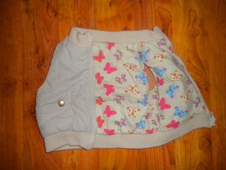 Nádherná vyteplená oboustranná motýlková vestička, 68