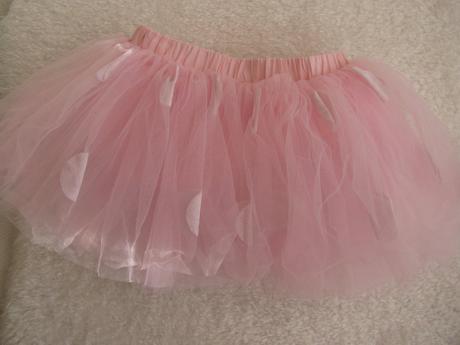 Krásná tylová růžová sukně se zlatou mašlí, 92