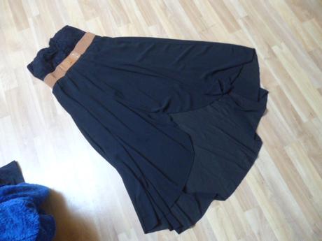 Elastické šaty s krajkou vel.m-l, m