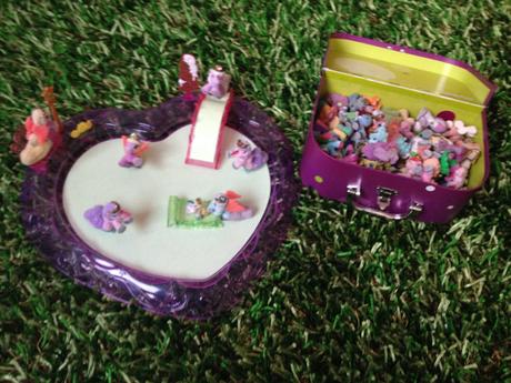 Filly konicci a kluziste s doplnky, 