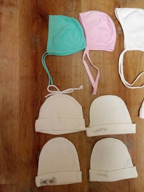 17x čepička, vel 56- 62, 62