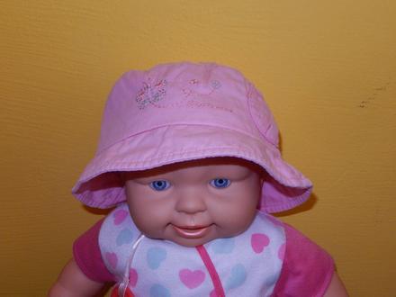 Růžový klobouk, 86