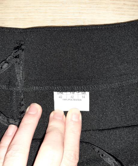 Dámský kalhotový kostýmek, 40