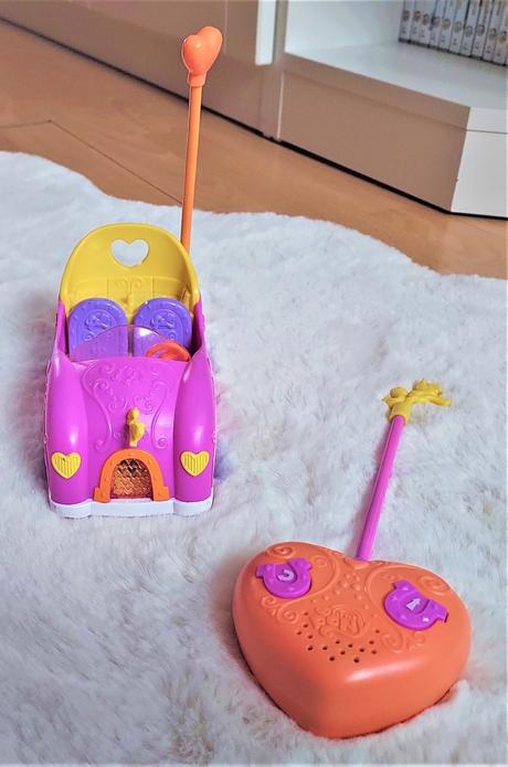 Autíčko na dálkové ovládání,