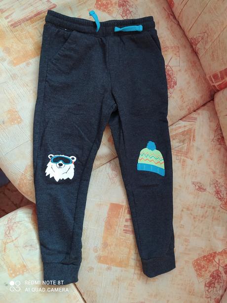 Dětské tepláčky, 110