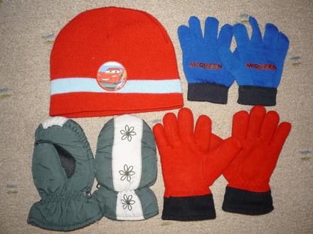 3x rukavice + čepice cars vel 2-4let, 92