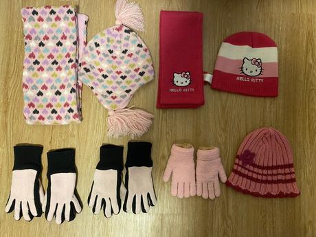 Dívčí zimní čepice, rukavice, šály - vel. ca 3-6 l, 116