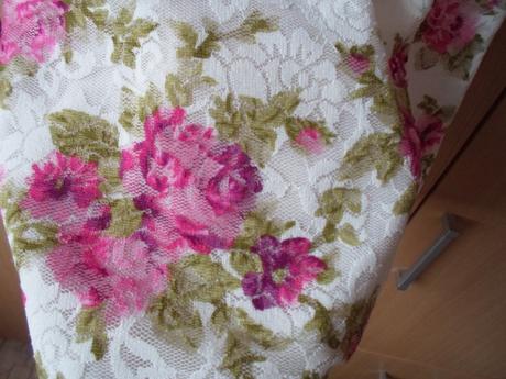 Bílé růžo krajkové květované tričko tílko top, amisu,xs