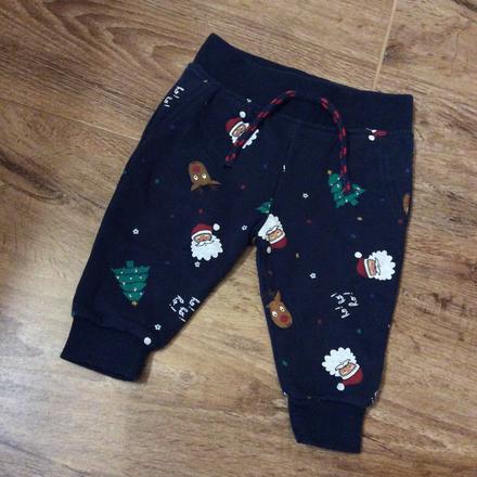 Vánoční tepláčky, 68