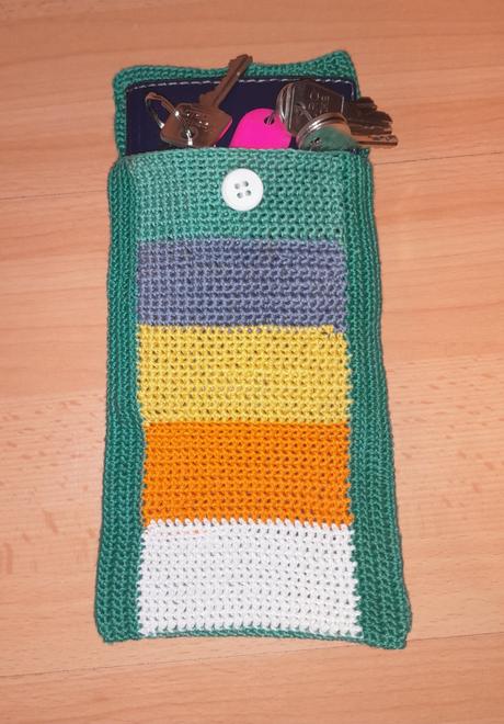 Ručně háčkované pouzdro/kabelka,