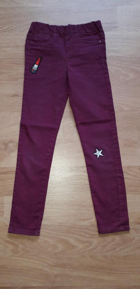 Slim džegínsy vínovej farby, 122