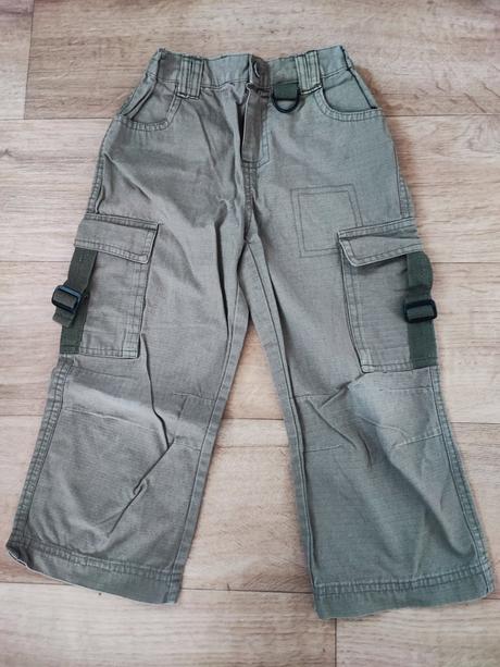 Kapsáče, rebel,104