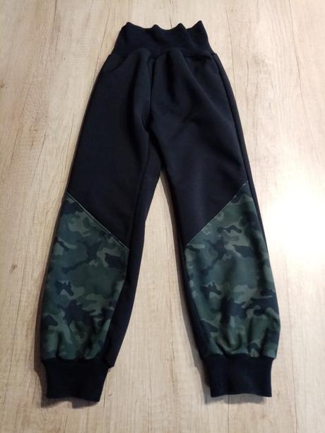 Maskáčové softshellové kalhoty vel. 122, 122