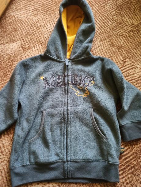 2x zimní bunda a 2x mikina, 104–116