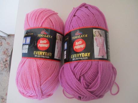 Klubíčka příze různých značek, 