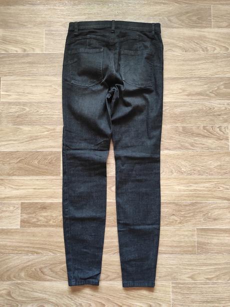 Džíny, 38