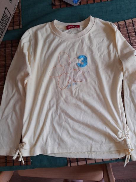 Tričko žluté dole řasené, 146