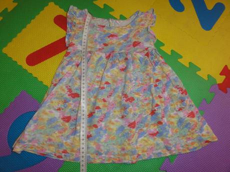 Šaty s legínama, 92