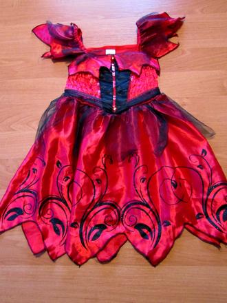 Karnevalový kostým -čarodějnice vel 104, 